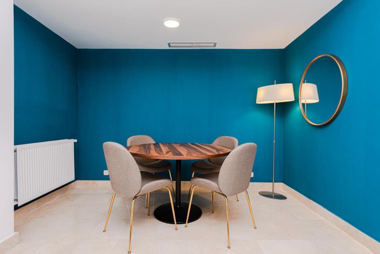 Castanos Design In Conde Orgaz * Madrid
